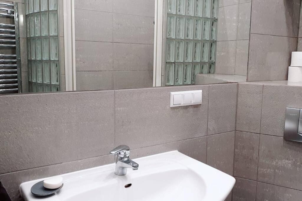 Bright&Comfy Apt -Few Min To Main Square Krakow Luaran gambar